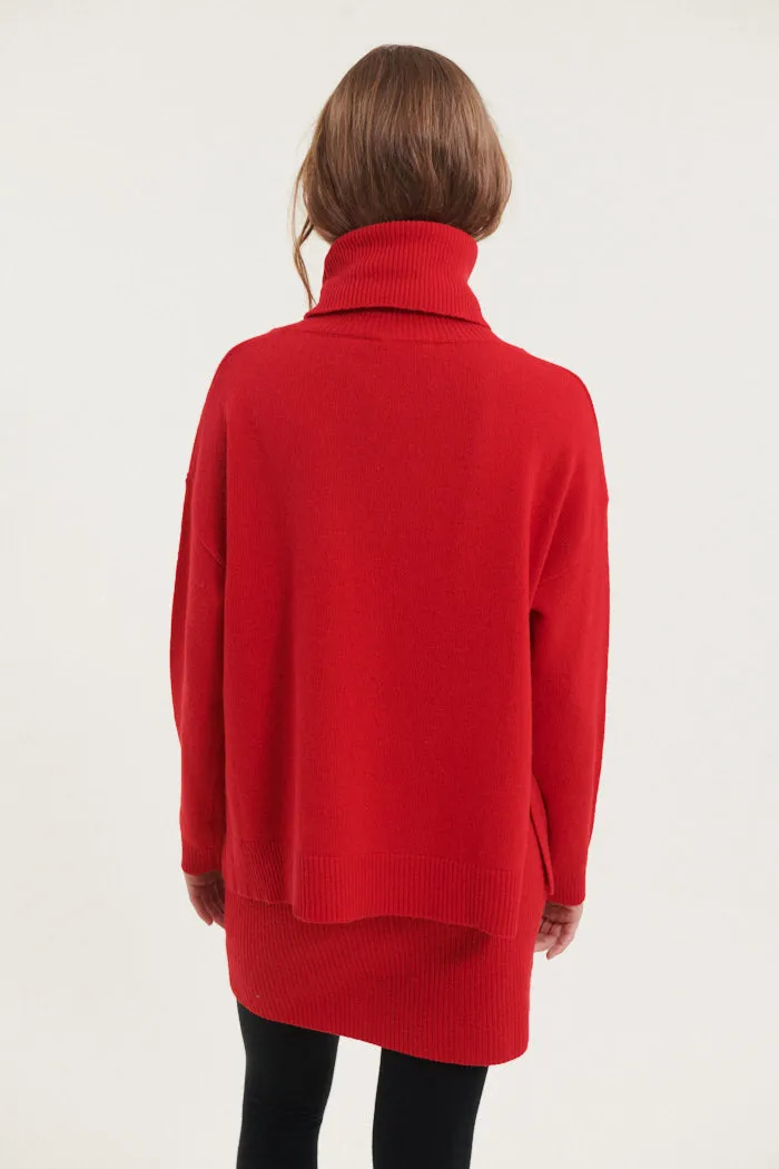 Lise Short T-Neck - High Risk Red