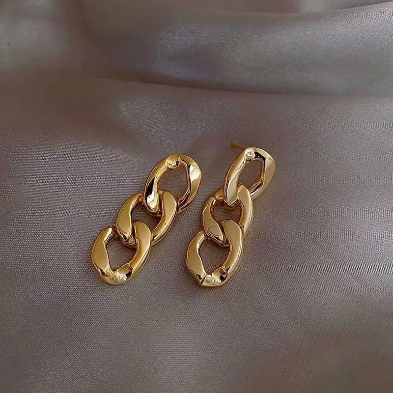 Simple And Versatile Geometric Twisted Metal Earrings