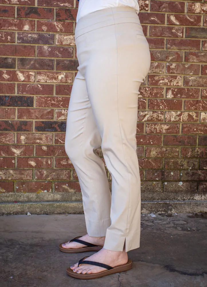 Woven Pant in Cashew by Renuar